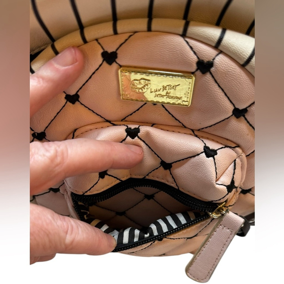 💋🐾BETSEY JOHNSON Luv Betsy mini Backpack - Picture 7 of 7